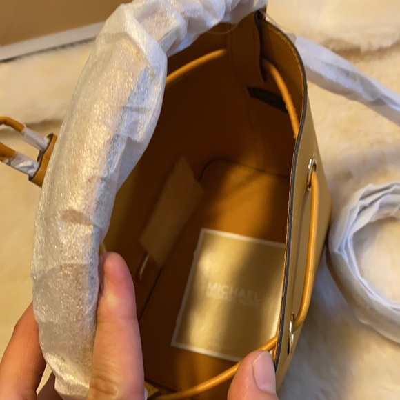 SOLD Mk Suri small bucket xbody bag - Picture 4 of 7